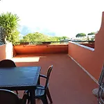 Portofino Est شقة *