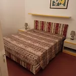 Portofino Est شقة *
