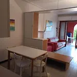 Portofino Est شقة