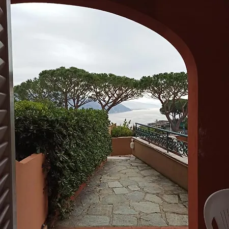 Portofino Est アパート